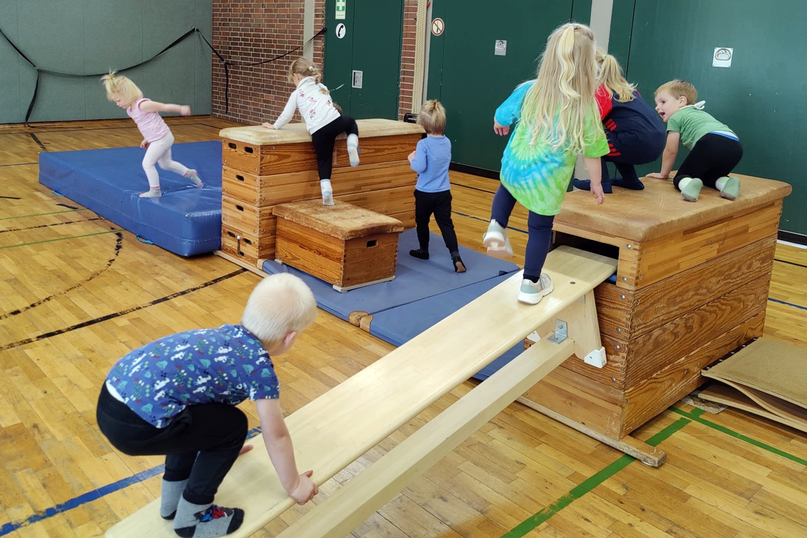 spielende Kinder