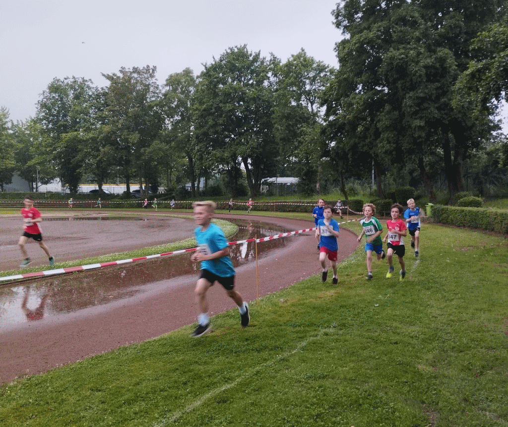 Impressionen vom 1000 Meter Lauf (Foto: Hans-Josef Otten)